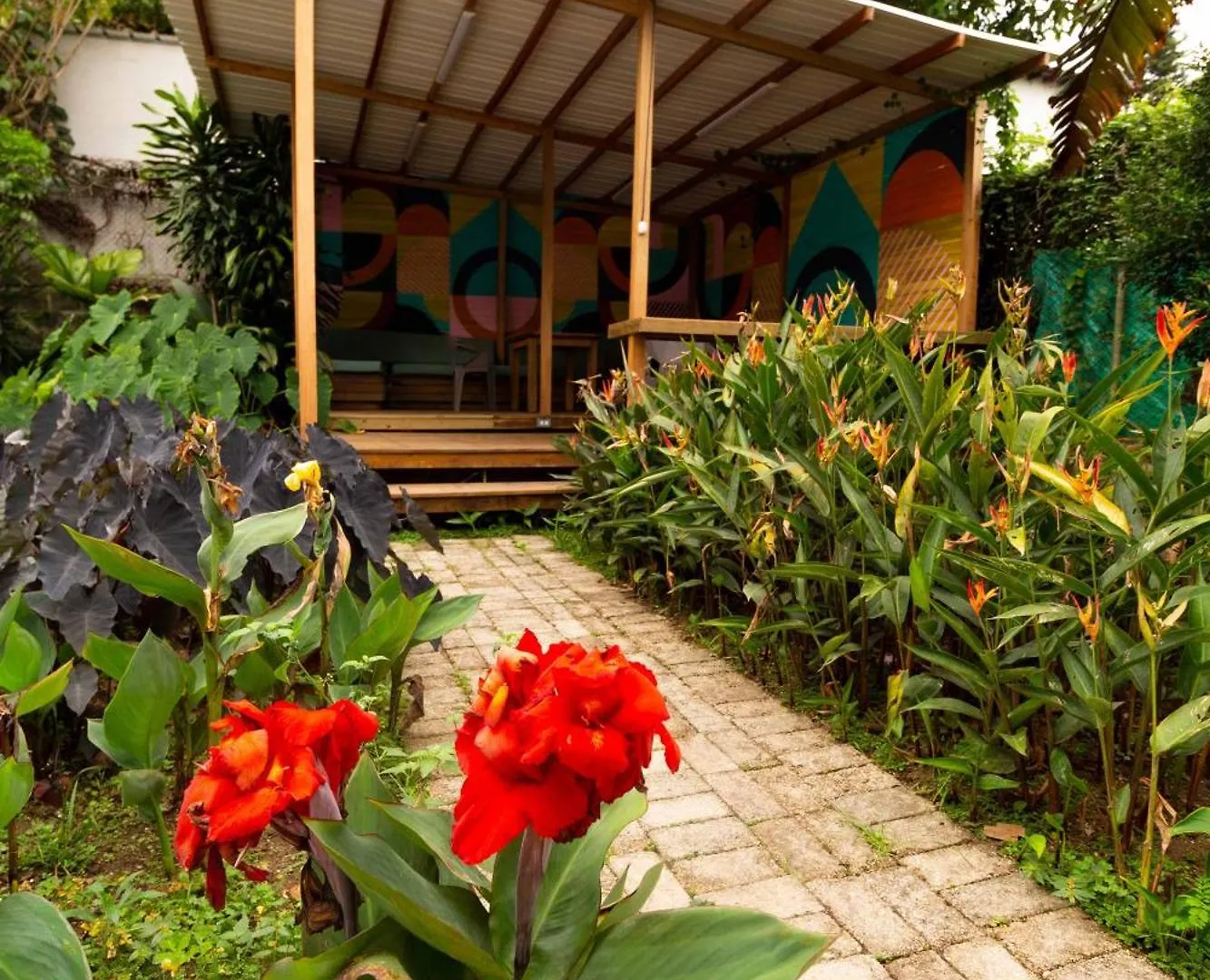Apartamento En Medellin Sector Del Poblado A101 By Roots Rentals