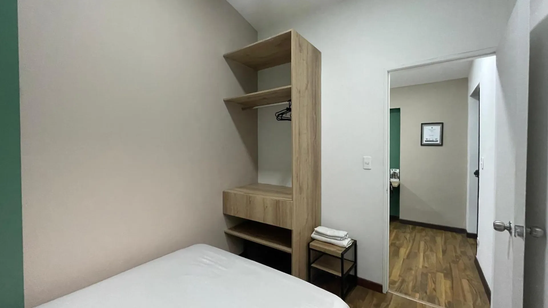 Apartamento En Medellin Sector Del Poblado A101 By Roots Rentals コロンビア